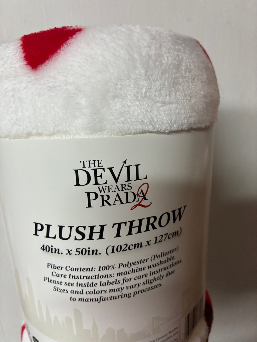 The devil wears Prada 2 plush throw blanket - Picture 5 of 5
